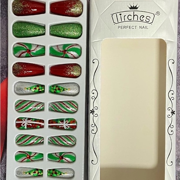Lirches 24PCS Christmas Press on Nails Coffin Medium Red Green NIB - Picture 4 of 5
